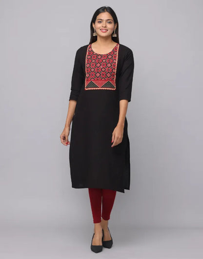 Round Neck Front Yoke Patch Kurta With 3/4 Sleeve