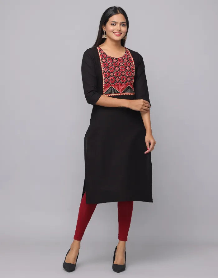 Round Neck Front Yoke Patch Kurta With 3/4 Sleeve