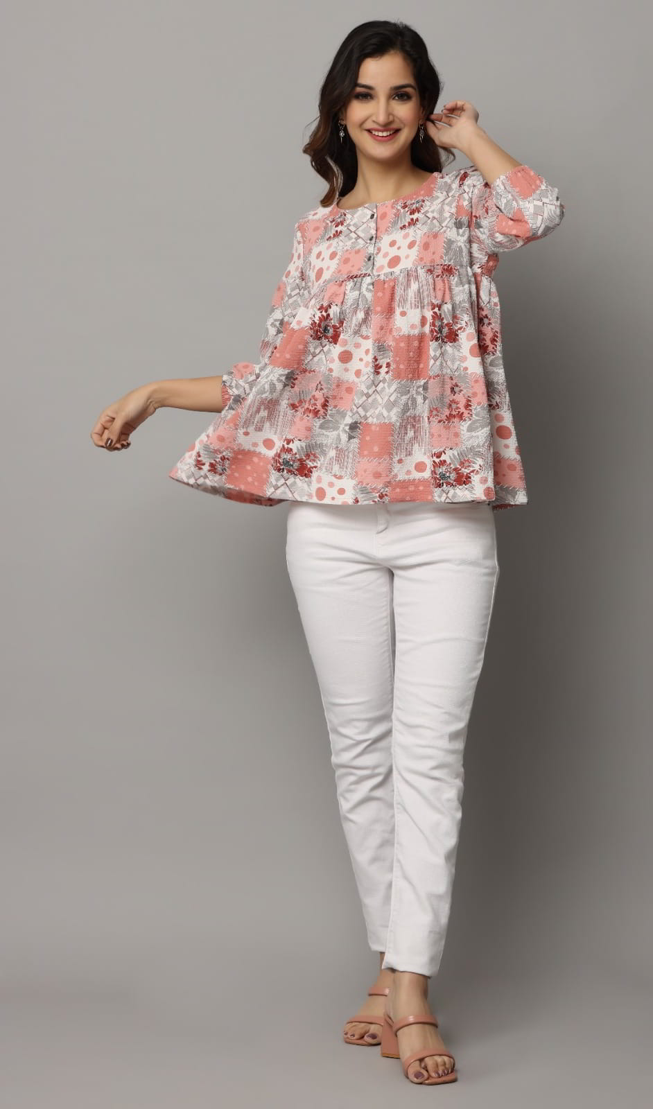 3/4th Sleeve Elastic Round Neck Floral Top